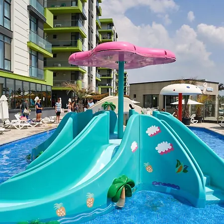 Ozone & Pool * Mamaia