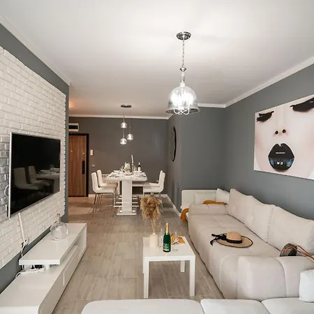 Ozone & Pool * Mamaia